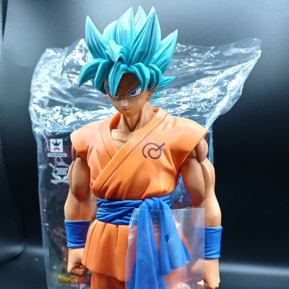 New OPEN BOX  DragonBall Master Stars Piece The Son Gokou Super Saiyan figure.